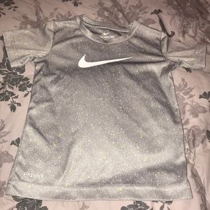 4t Nike tee